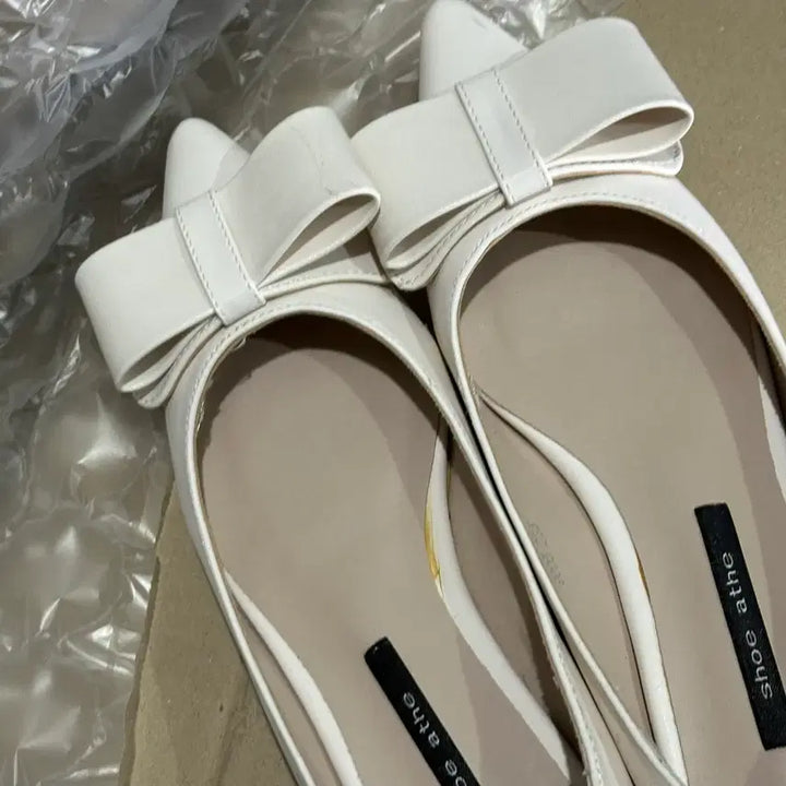 [BUNJANG] Stilettoable White Ivory Flat Shoes / 왕리본 플랫슈즈 화이트 아이보리 단화 구두 235사이즈 스틸레토에이블리