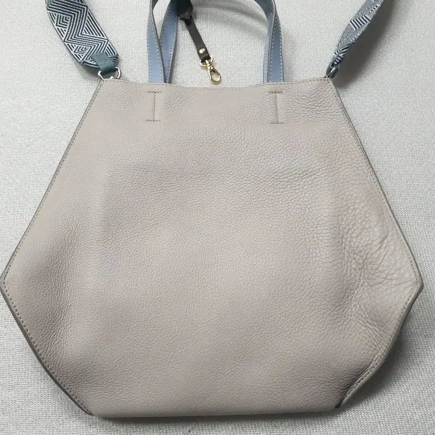 [SOLD OUT] GREE 아이보리 육각형 가죽 토트백 숄더 스트랩