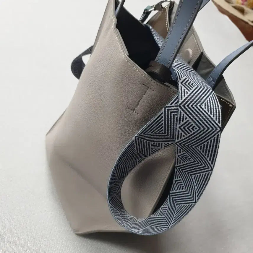 [SOLD OUT] GREE 아이보리 육각형 가죽 토트백 숄더 스트랩