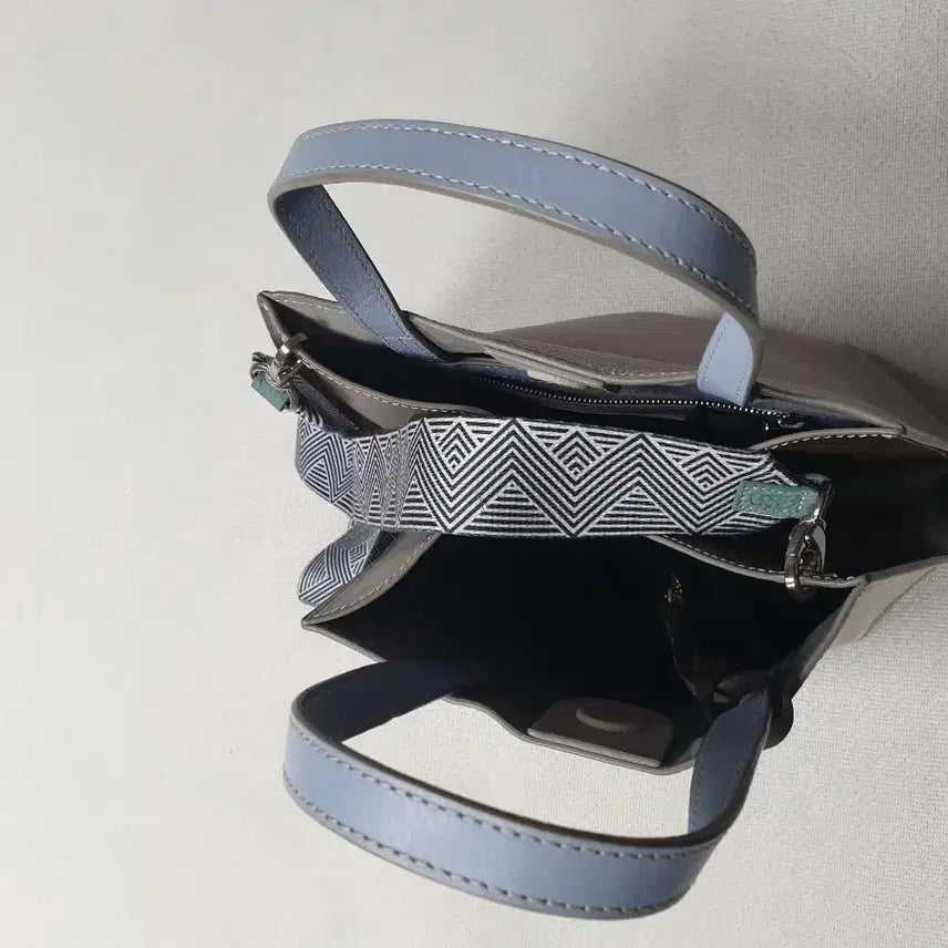 [SOLD OUT] GREE 아이보리 육각형 가죽 토트백 숄더 스트랩