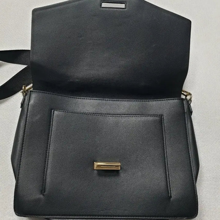 [SOLD OUT] 자라 블랙 크로스백 겸 메신저백 가방