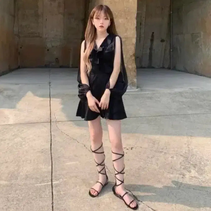 [BUNJANG] Lanhyu Cherrykiri Frill Wrap Satin Dress Black Size 1 / (새상품) 라뇨 체리퀴리 프릴랩 새틴 블랙 원피스 드레스 사이즈 1