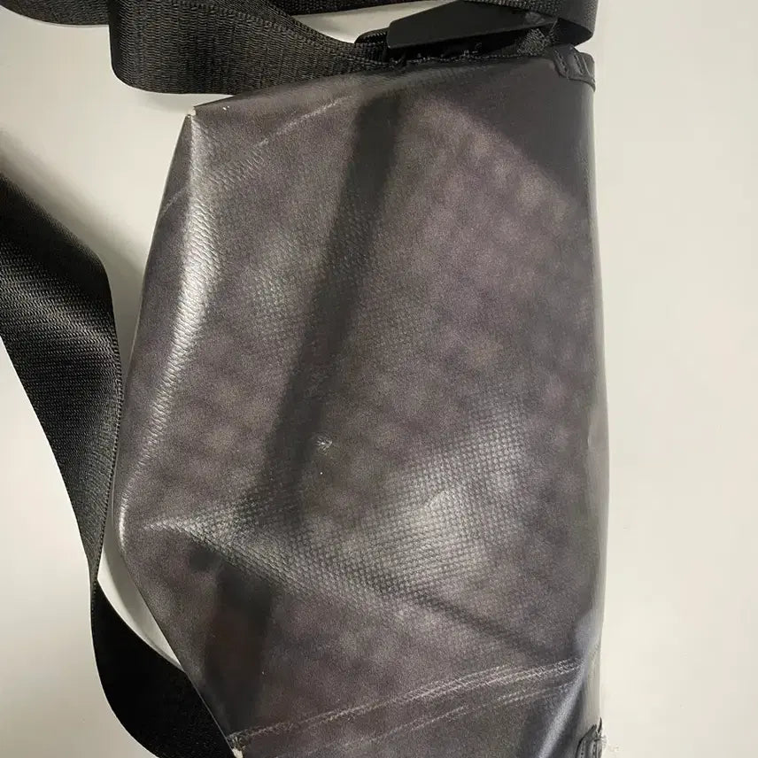 [BUNJANG] Freitag Hawaii Five-O Crossbody Bag / 프라이탁 (급)  하와이파이브오