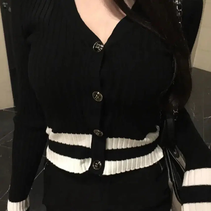 [BUNJANG] Black and White Striped Knit Cardigan / 블랙앤화이트 스트라이프 니트 가디건