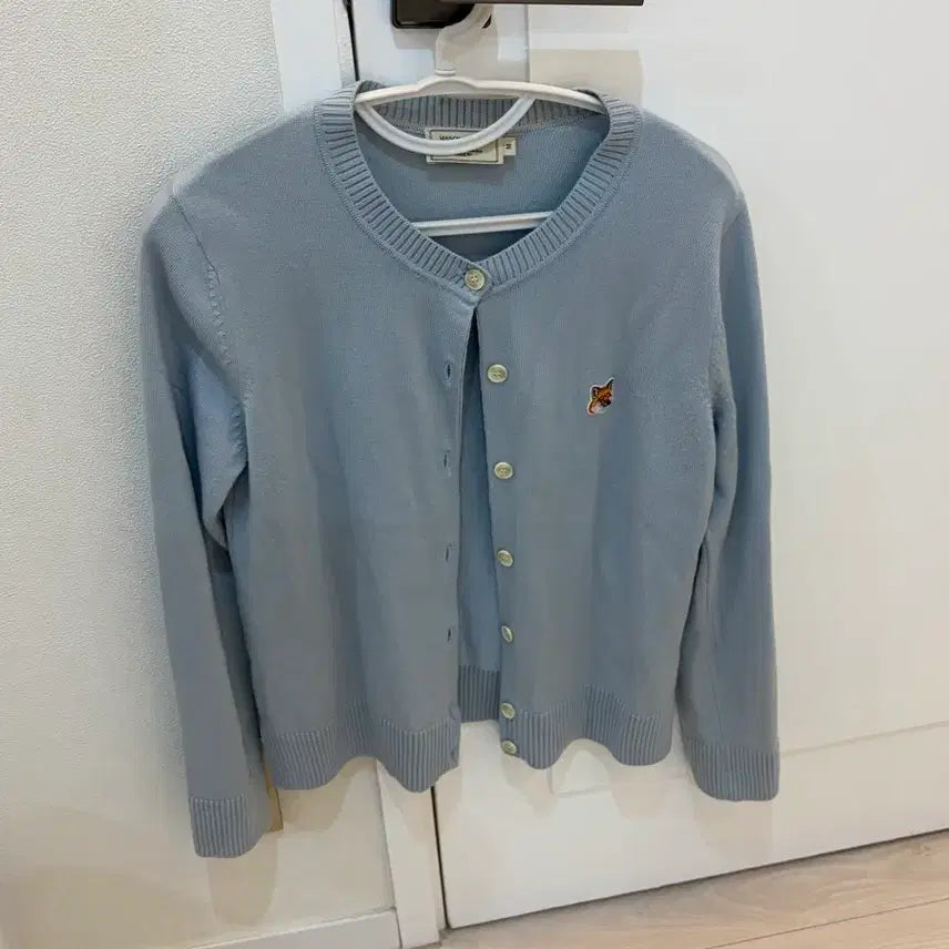 [BUNJANG] Maison Kitsune Fox Head Cardigan - Light Blue / [메종키츠네] 여성 폭스 헤드 가디건 M - 라이트 블루 / GW0053
