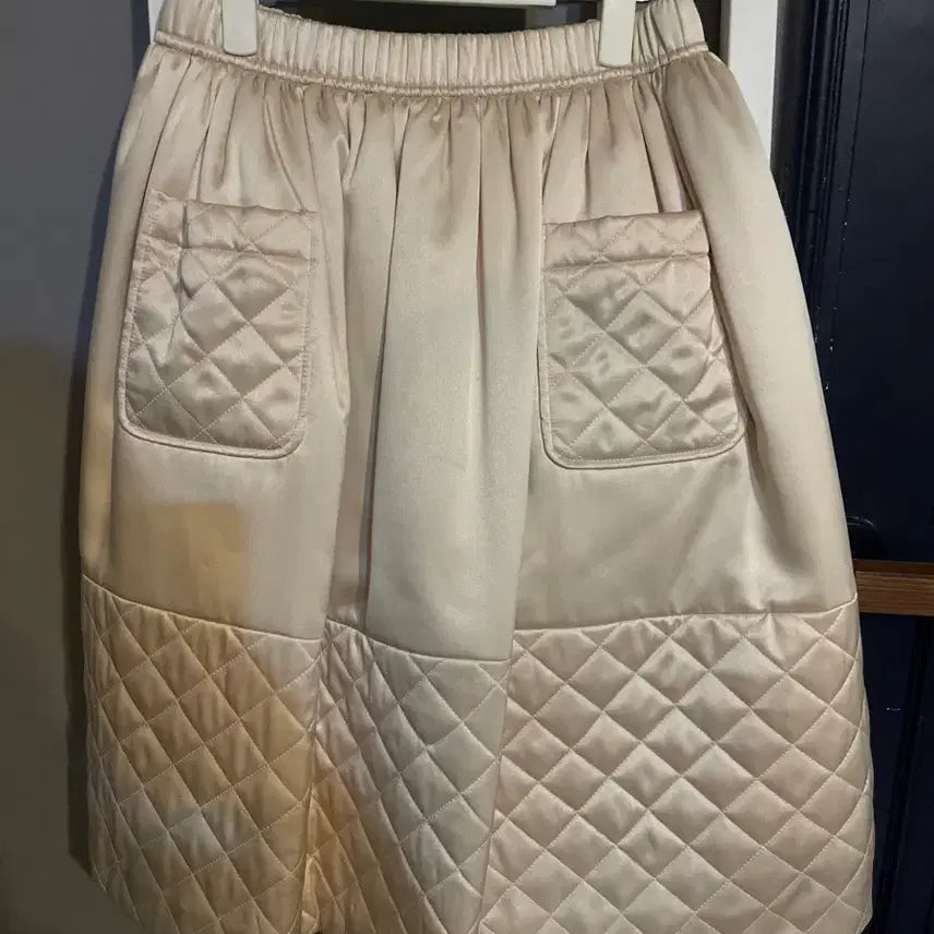 [BUNJANG] Parven Quilted Skirt / 파르벵 누빔 스커트