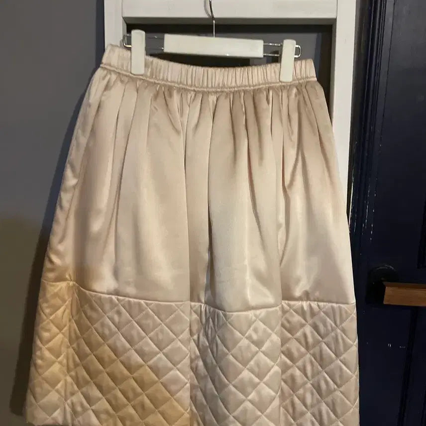 [BUNJANG] Parven Quilted Skirt / 파르벵 누빔 스커트