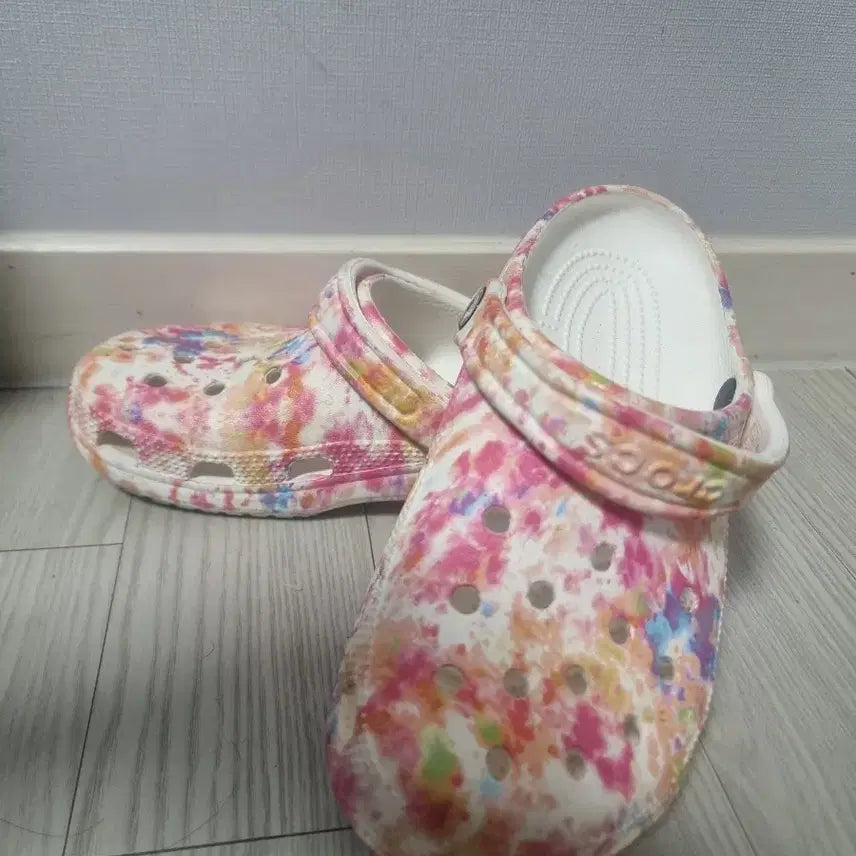 [BUNJANG] Crocs Tie-dye Sandals / 크록스 타이다이 (240mm)