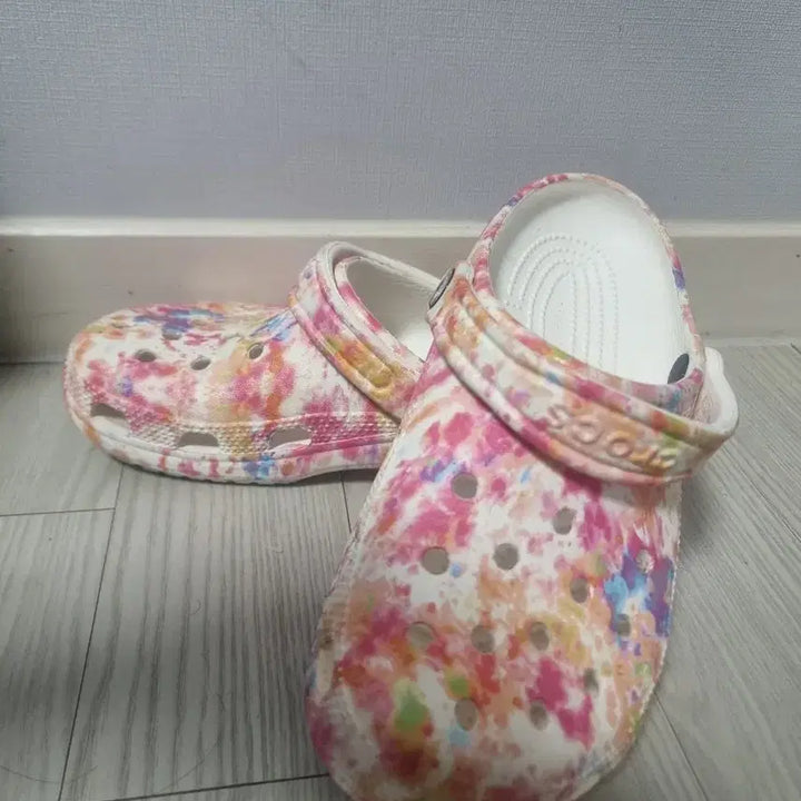 [BUNJANG] Crocs Tie-dye Sandals / 크록스 타이다이 (240mm)