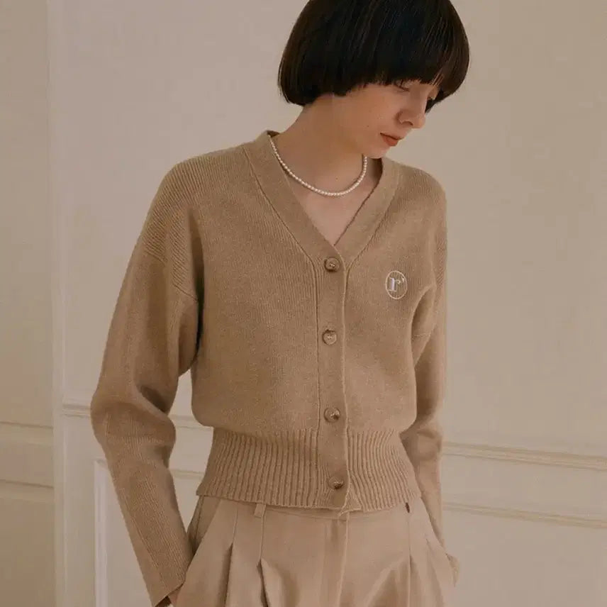 [BUNJANG] Unisex Beige V-Neck Knit Cardigan / 베이지색 브이넥 니트 가디건