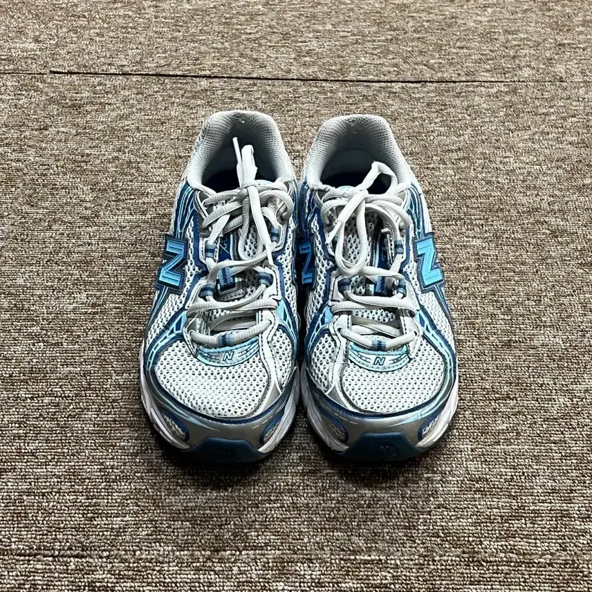 [SOLD OUT] 뉴발란스 740v2 운동화 245mm