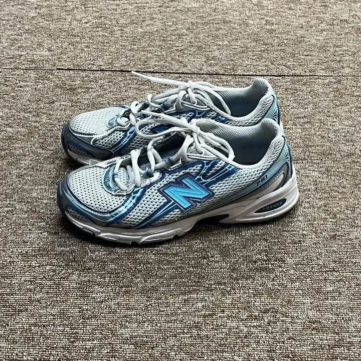 [SOLD OUT] 뉴발란스 740v2 운동화 245mm