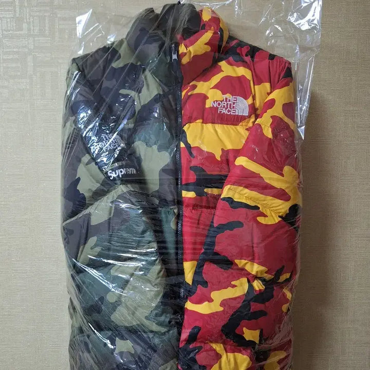 [SOLD OUT] 슈프림x 노스페이스 스플릿 눕시 카모 XL