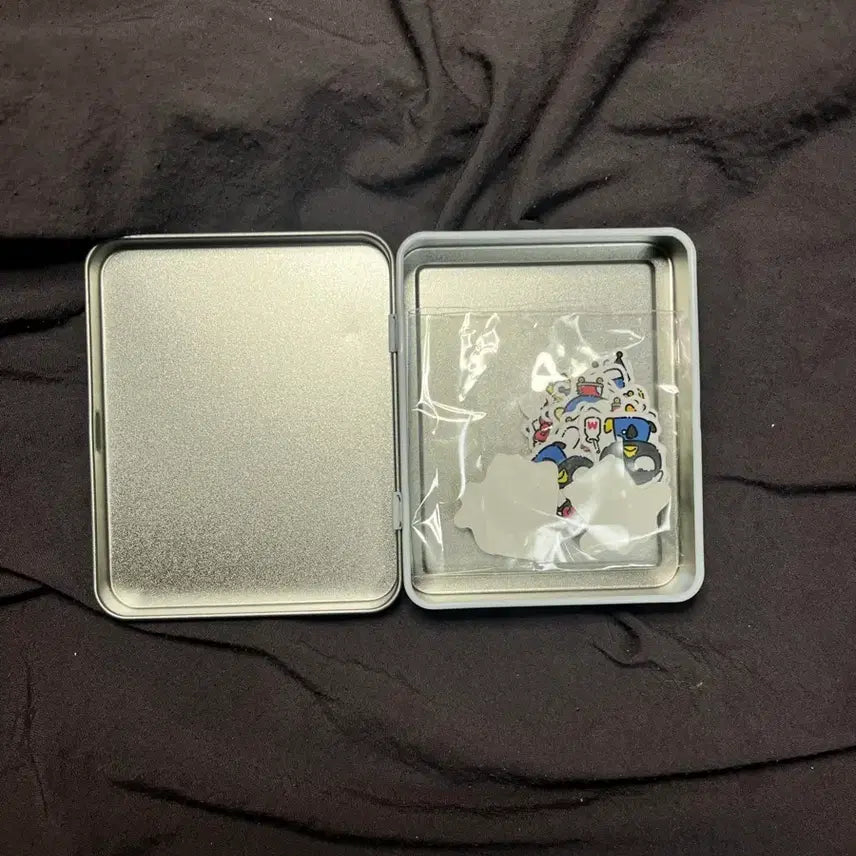 [BUNJANG] Hello Kitty 50th Anniversary Tin Case / 헬로키티 50주년 틴케이스