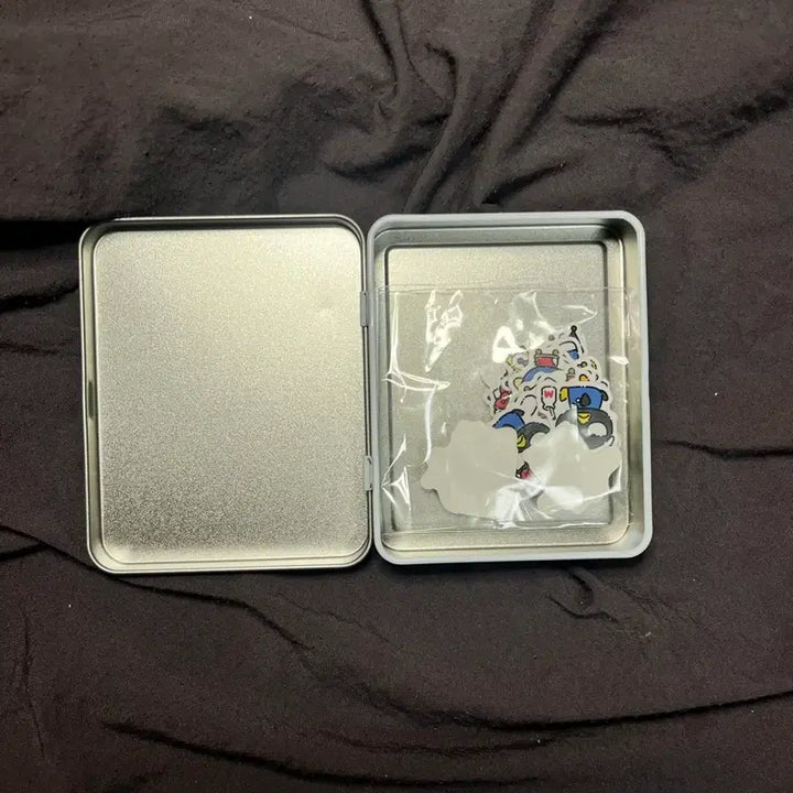 [BUNJANG] Hello Kitty 50th Anniversary Tin Case / 헬로키티 50주년 틴케이스
