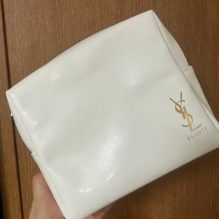 [BUNJANG] YSL White Pouch / (새상품) 입생로랑 화이트 파우치 뷰티파우치