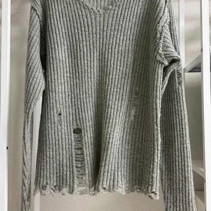 [BUNJANG] Damage Knit Gray / 데미지 니트 그레이