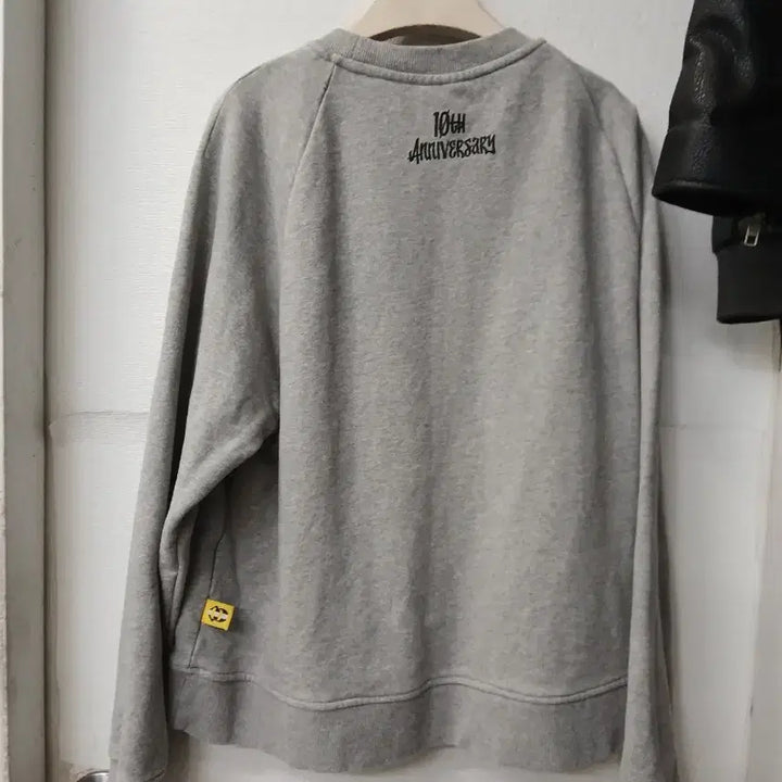 [SOLD OUT] 럭키슈에뜨 회색 맨투맨 티셔츠 38