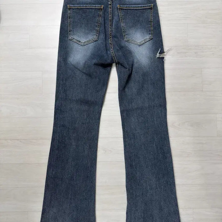 [BUNJANG] H&T Cutting Long Bootcut Denim Jeans S / 헤인트 컷팅 롱 부츠컷 데님 청바지 S