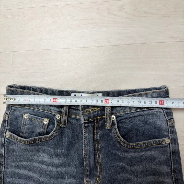 [BUNJANG] H&T Cutting Long Bootcut Denim Jeans S / 헤인트 컷팅 롱 부츠컷 데님 청바지 S