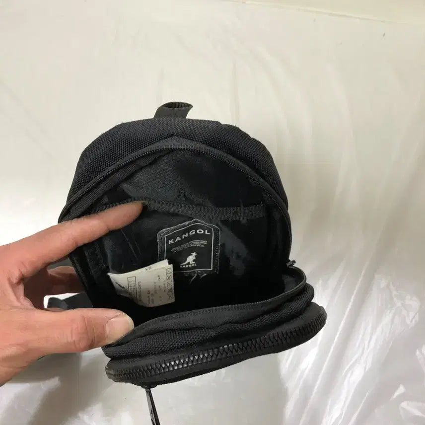 [BUNJANG] Kangol Sling Bag / 캉골 슬링백@9970