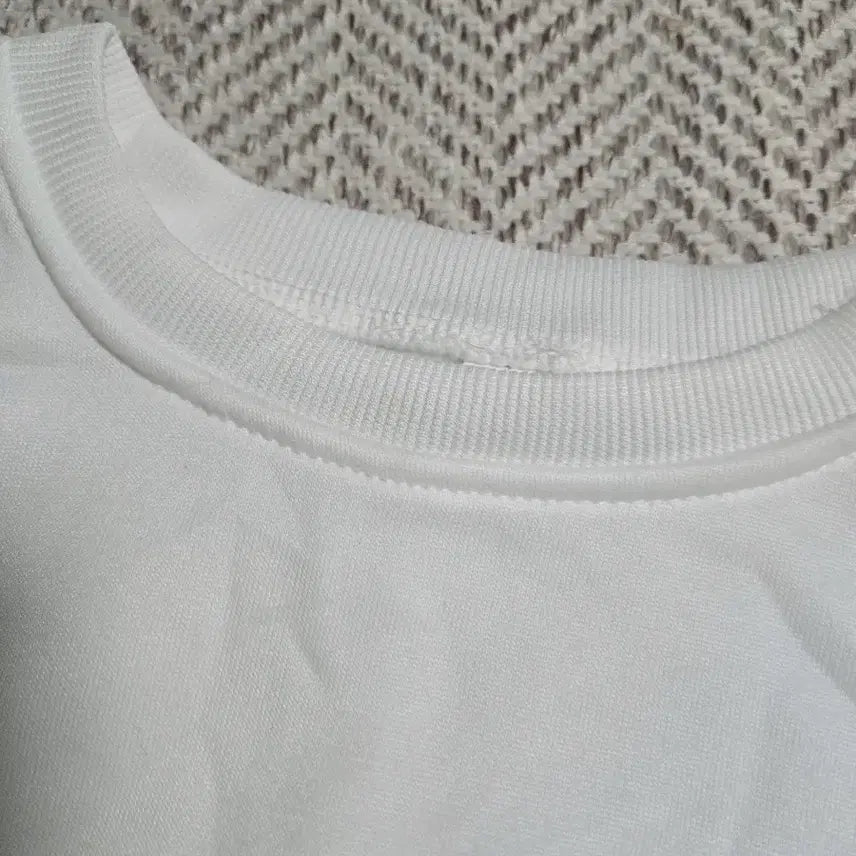 [BUNJANG] White Heart Sweatshirt / 하트  화이트 맨투맨 여성티 새옷