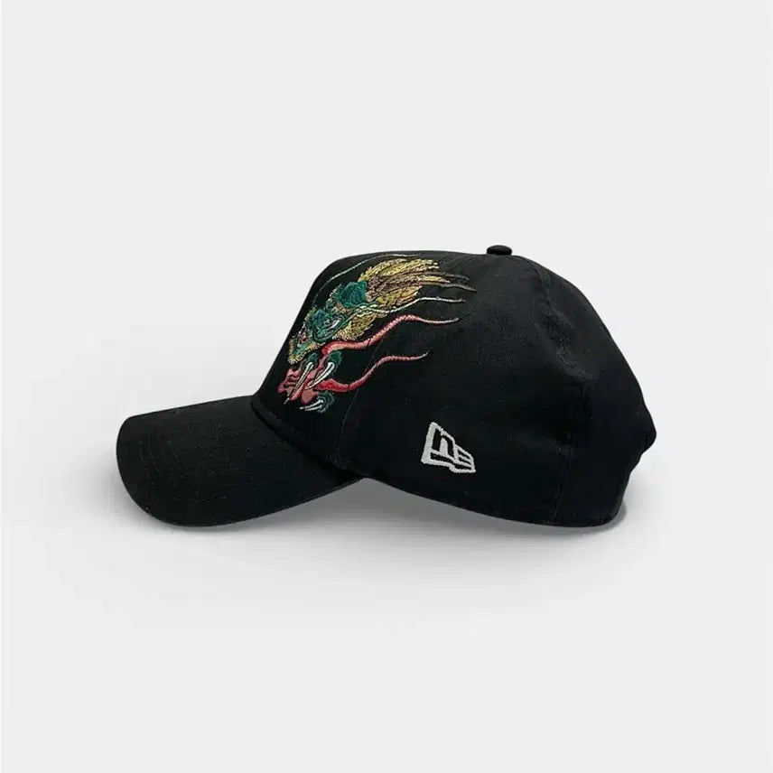 [BUNJANG] New Era Masumi Ishikawa Dragon Embroidered Twill Cap / 뉴에라 X 마수미 이사카와 스카잔 볼캡 드래곤 자수 트윌캡