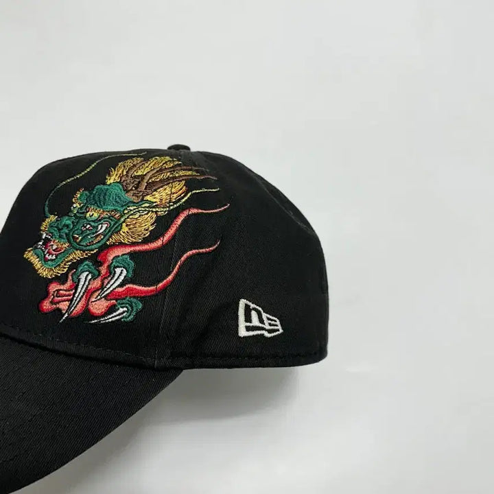 [BUNJANG] New Era Masumi Ishikawa Dragon Embroidered Twill Cap / 뉴에라 X 마수미 이사카와 스카잔 볼캡 드래곤 자수 트윌캡