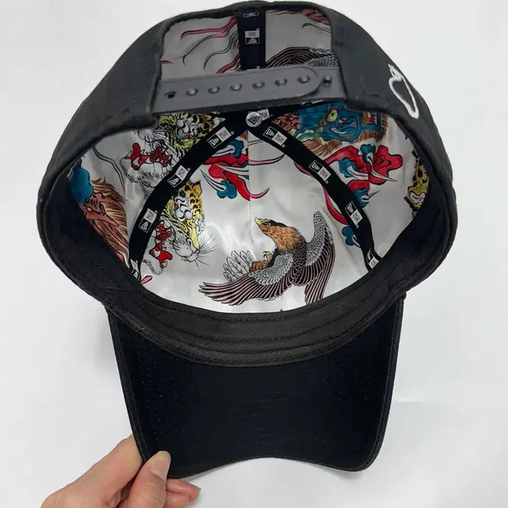 [BUNJANG] New Era Masumi Ishikawa Dragon Embroidered Twill Cap / 뉴에라 X 마수미 이사카와 스카잔 볼캡 드래곤 자수 트윌캡