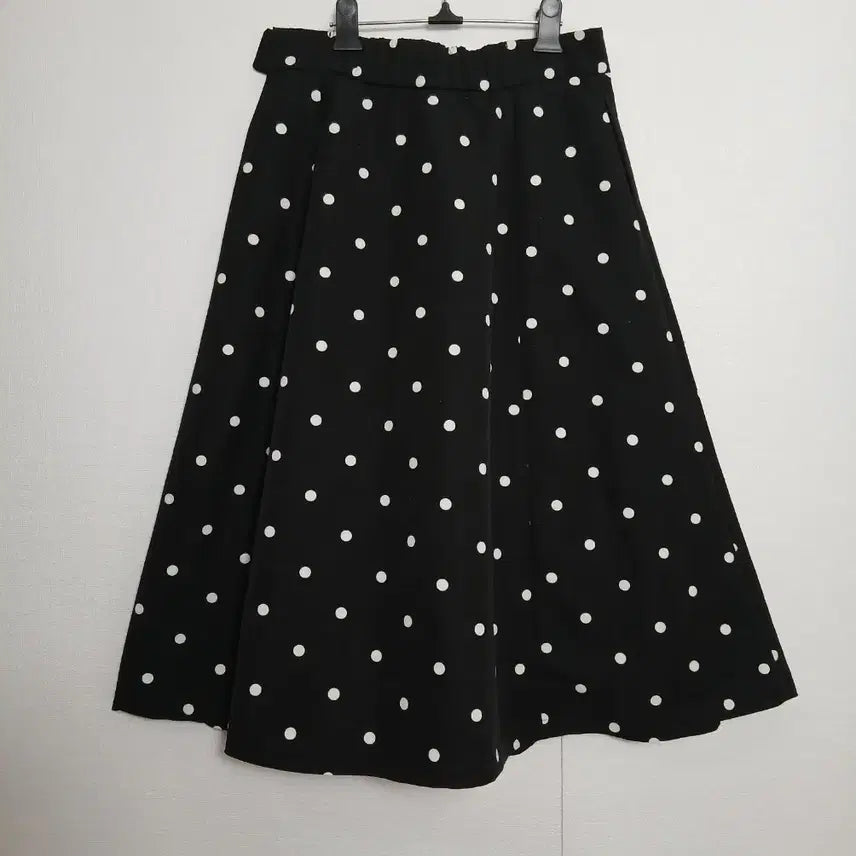 [BUNJANG] The Edge Dot Skirt 66 / 더엣지. 도트스커트. 66