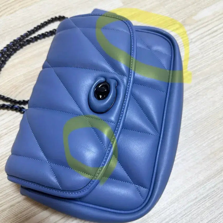 [BUNJANG] Coach Madison Quilted Pillow Bag / 정품 코치 가방 (매디슨 퀼팅 필로우)