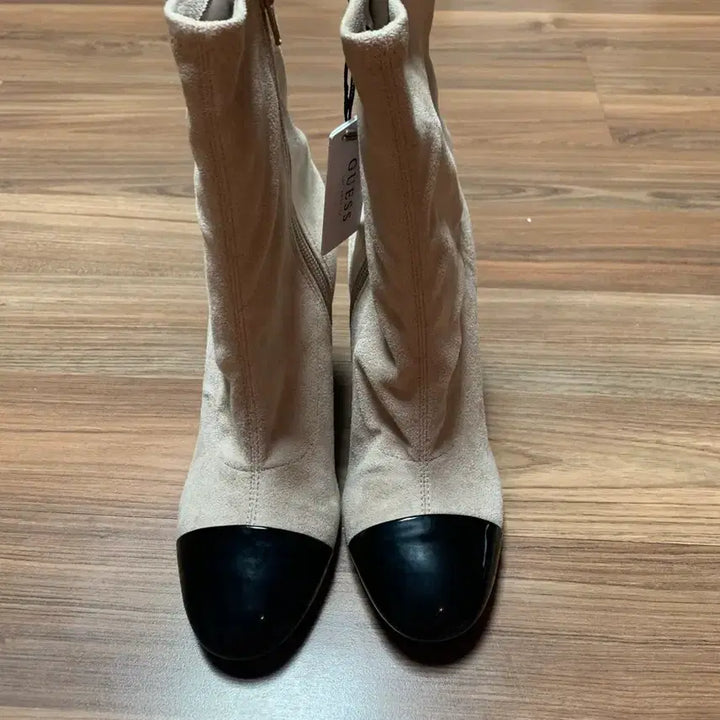 [BUNJANG] GUESS Suede Ankle Boots / GUESS 게스 스웨이드 앵클 부츠