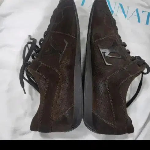 [BUNJANG] Louis Vuitton Suede Sneakers (265) / 루이비통 로고 스웨이드  스니커즈 7 1/2(265)