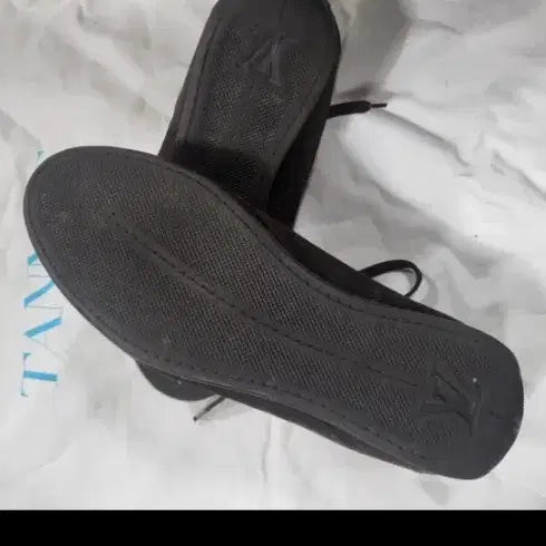 [BUNJANG] Louis Vuitton Suede Sneakers (265) / 루이비통 로고 스웨이드  스니커즈 7 1/2(265)