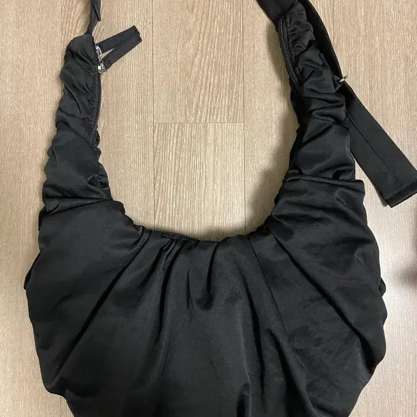 [BUNJANG] Gu Mandu Shirring Bag / Gu 만두 셔링백