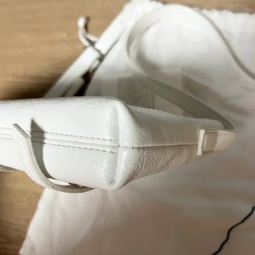 [BUNJANG] Colossins Square Bag (White) / 콜로신스 스퀘어백(화이트)