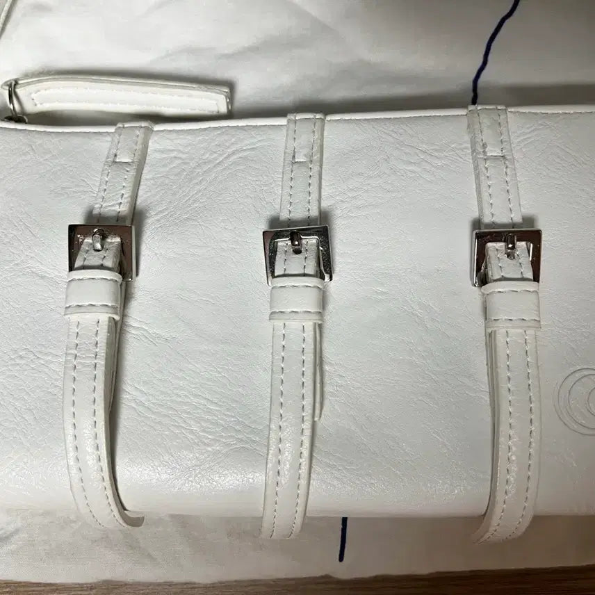 [BUNJANG] Colossins Square Bag (White) / 콜로신스 스퀘어백(화이트)