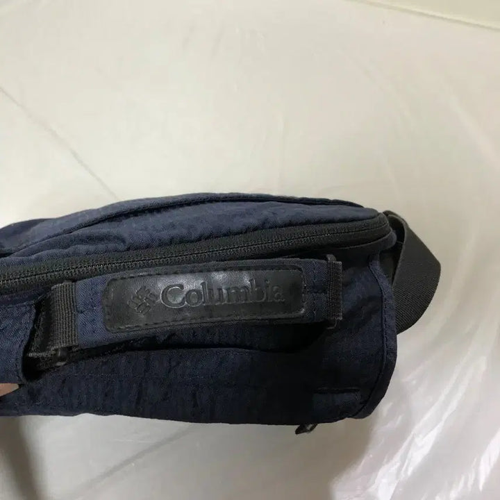 [BUNJANG] Columbia Crossbody Bag / 컬럼비아 크로스백@9910