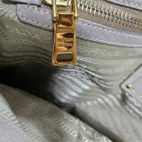 [BUNJANG] Prada Vitello Daino 2-Way Tote/Shoulder Bag Gray / 프라다 비텔로 다이노 2웨이 토트백/숄더백 그레이