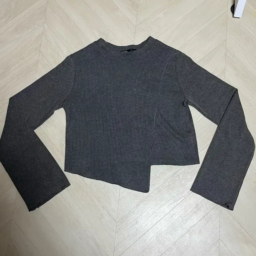 [BUNJANG] MIXXO Asymmetrical Ribbed Knit Top Charcoal / 미쏘 언발 골지 티셔츠 챠콜