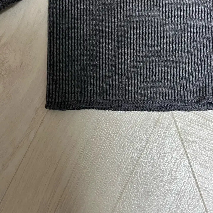 [BUNJANG] MIXXO Asymmetrical Ribbed Knit Top Charcoal / 미쏘 언발 골지 티셔츠 챠콜