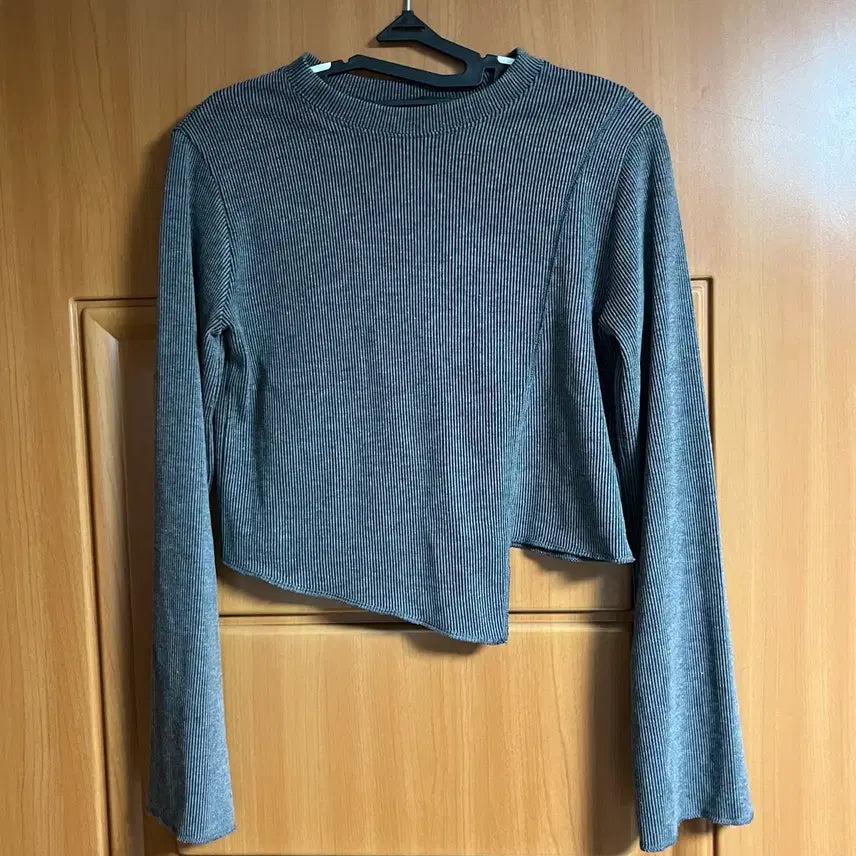[BUNJANG] MIXXO Asymmetrical Ribbed Knit Top Charcoal / 미쏘 언발 골지 티셔츠 챠콜