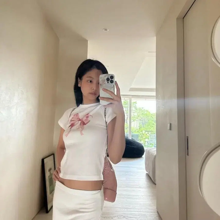 [BUNJANG] RownRown Jennie & Suzy Ribbon Short Sleeve T-Shirt / 론론 리본 반팔 티셔츠 제니 수지 착용