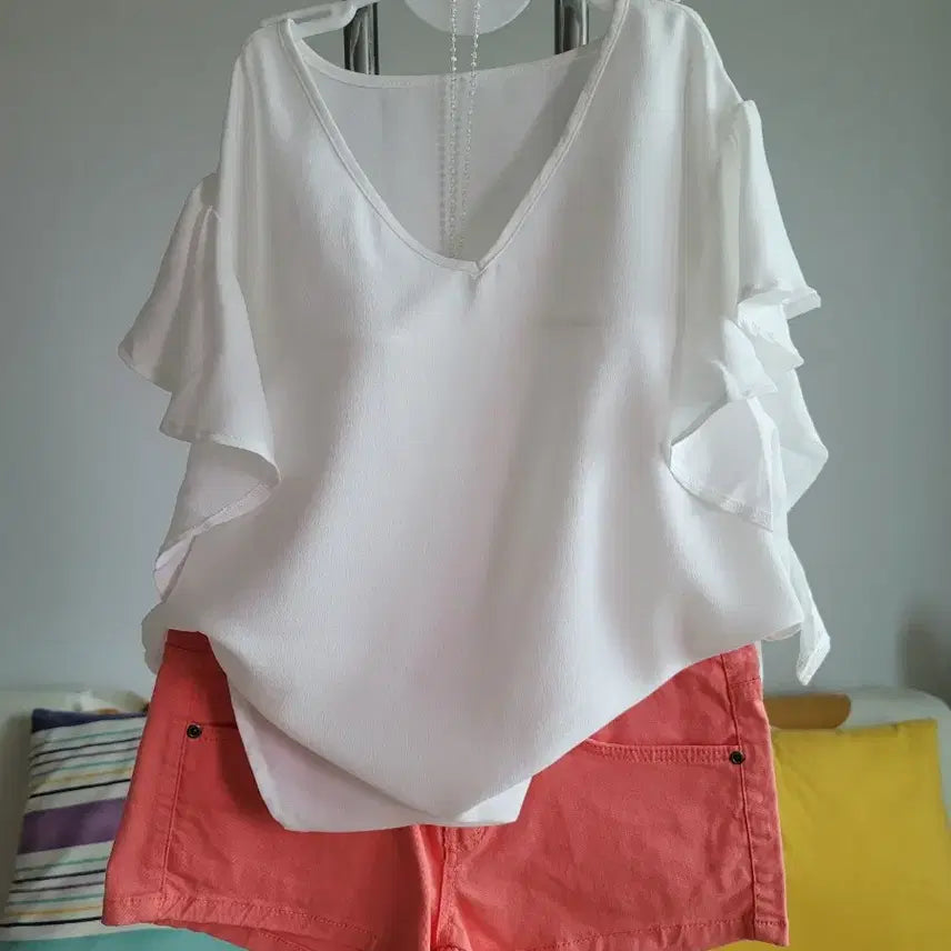 [BUNJANG] V-Neck Ruffle Sleeve Women&