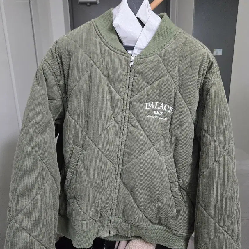 [BUNJANG] Palace Quilted Bomber Jacket / 23FW 팔라스 퀼티드 봄버