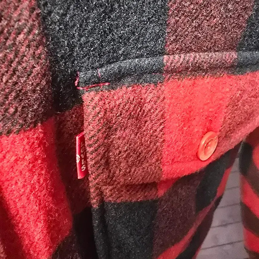 [BUNJANG] Levi's Red/Black Checkered Shirt Jacket / 리바이스 레드/블랙 체크 셔츠 자켓