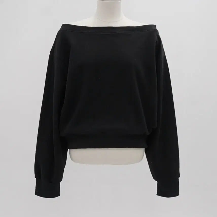 [BUNJANG] Daily Ju Suzan Crop Off-Shoulder Sweatshirt (Black) / 데일리쥬 수잔 크롭 오프숄더 맨투맨 (기모/블랙)