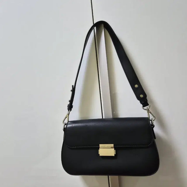 [BUNJANG] Saint Scott Shoulder Bag / 세인트스코트 숄더백