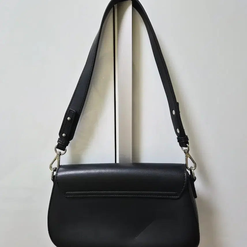 [BUNJANG] Saint Scott Shoulder Bag / 세인트스코트 숄더백