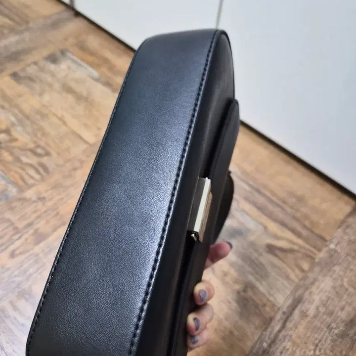 [BUNJANG] Saint Scott Shoulder Bag / 세인트스코트 숄더백